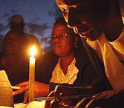 Counting the votes by candle light - Photo: Reuters web
